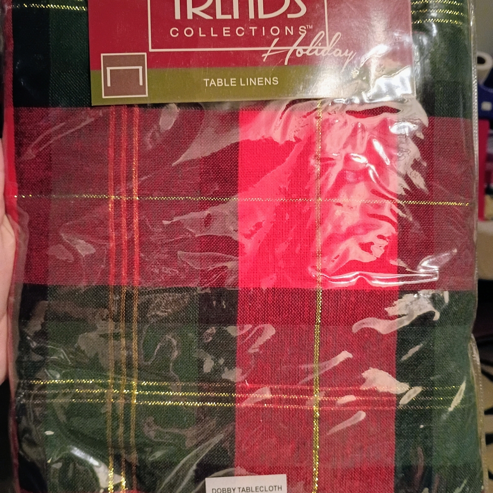 Trends Holiday Plaid Table Linens
